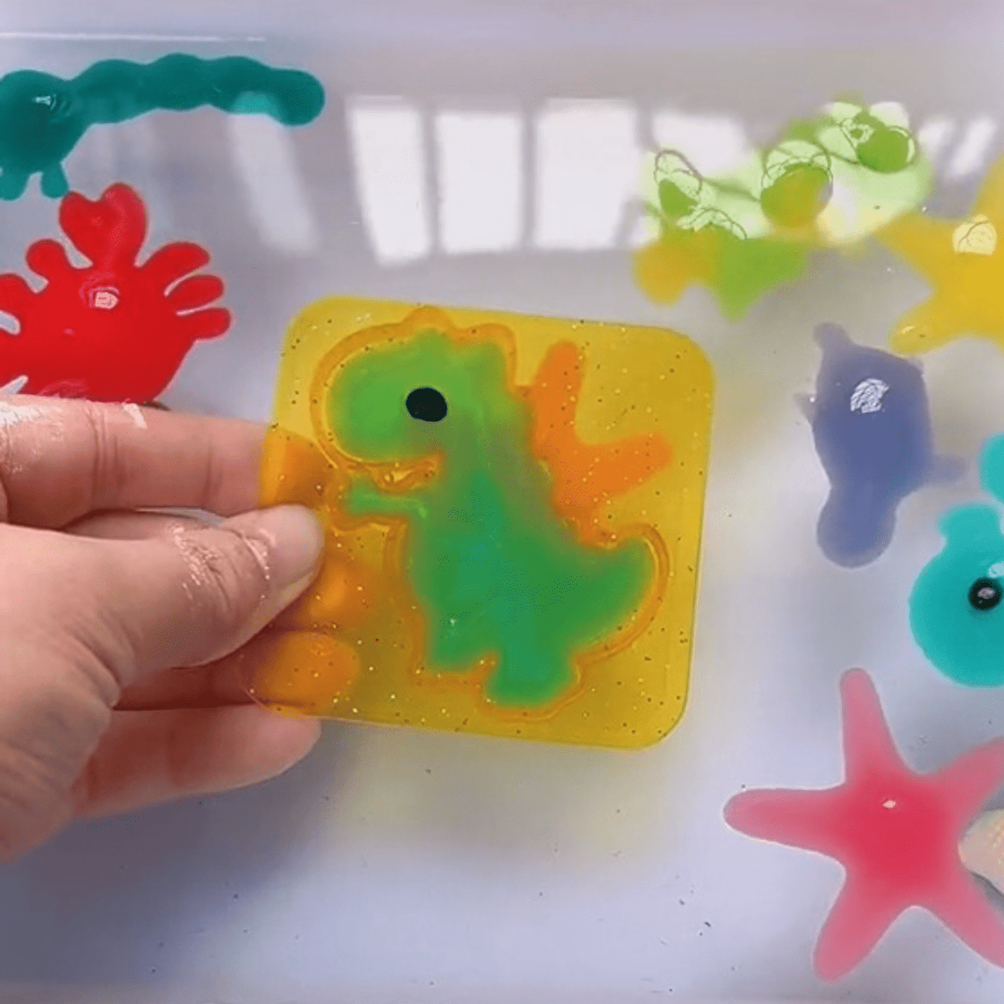 AquaKreativ | Skapa magiska vattenkonstverk på ett lekfullt sätt!