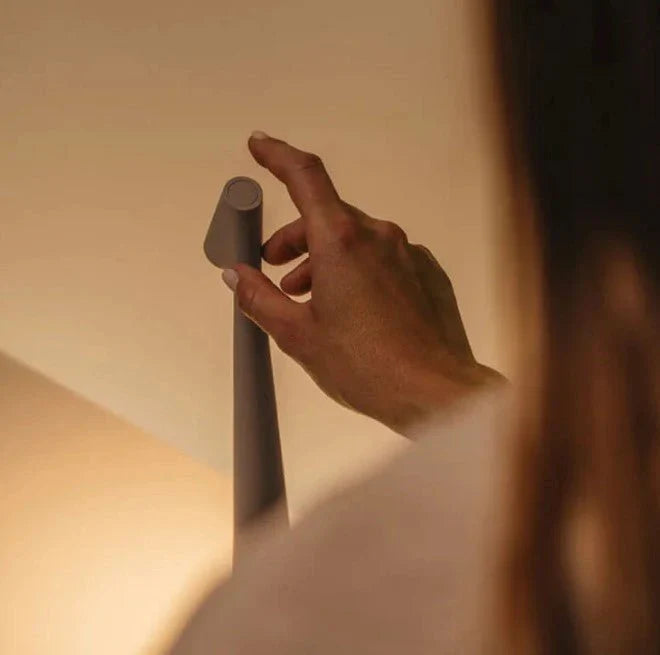GlowLyse | Minimalistisk trådlös LED-bordslampa